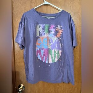 Kiss Graphic T-shirt